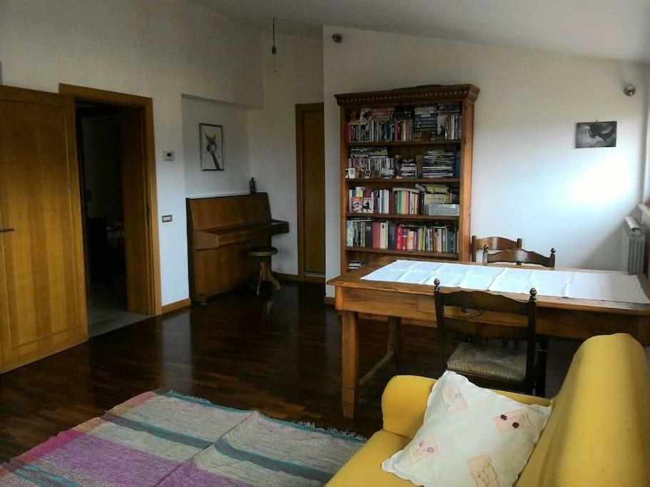 La Casa Di Aghi Apartment Перуджа Екстериор снимка